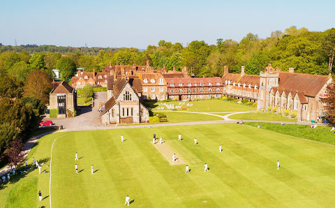 布莱德菲尔德学院Bradfield College